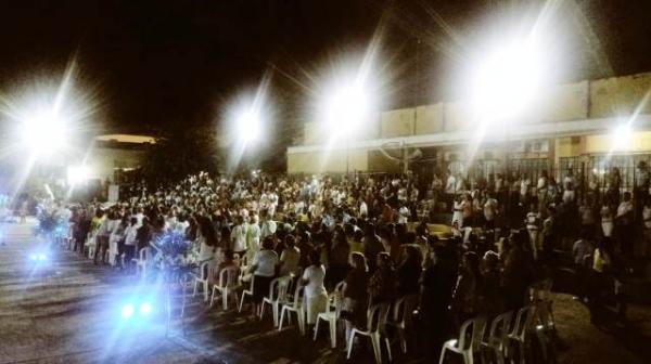 Procissão e missa encerram festejos de Nossa Senhora das Graças em Floriano