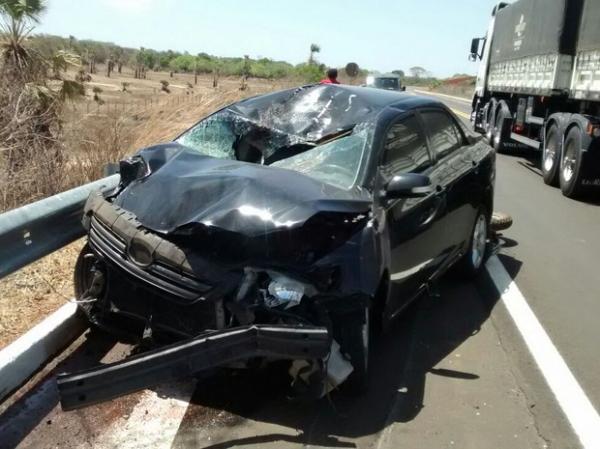 Casal morre após moto em que estavam ser arremessada de ponte