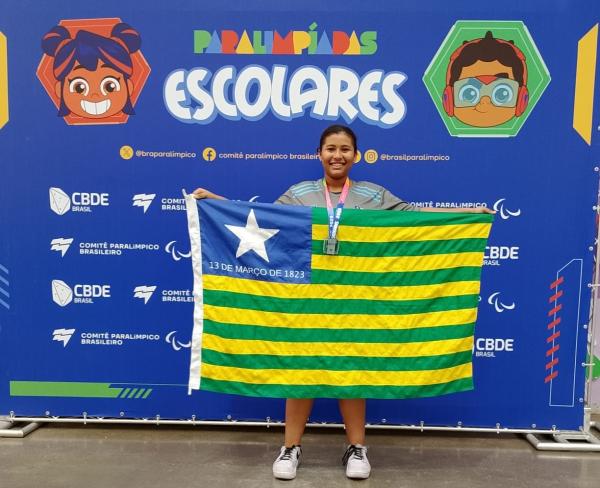 Lyvia Keslla, de Teresina, conquistou prata na categoria A,(Imagem:Divulga&ccedil;&atilde;o)