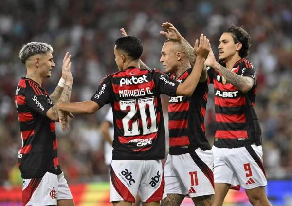 Análise: Flamengo é dominante e crava classificação com reservas em ritmo de treino no Maracanã