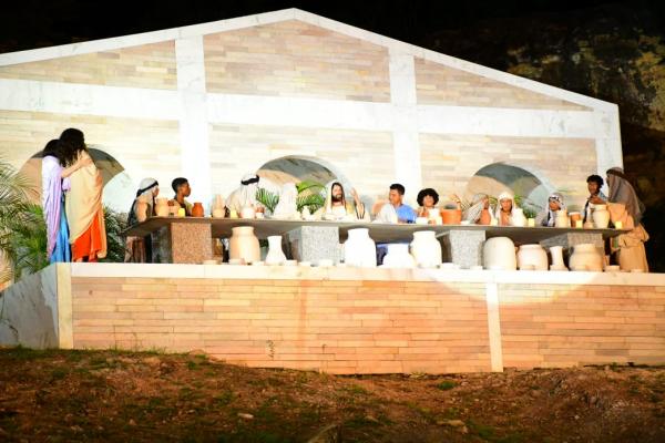 Espetáculo Paixão de Cristo em Floriano reúne milhares de pessoas(Imagem:CMF)