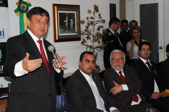 Wellington Dias empossa novos gestores da CGE e Cepro
