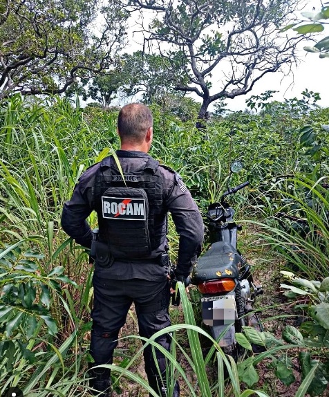 Polícia recupera veículo roubado em operação no bairro Tiberão, em Floriano