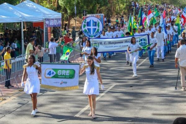 Cerca de 1.500 estudantes alunos marcharam no tradicional desfile em alus&atilde;o ao 7 de Setembro.(Imagem:Divulga&ccedil;&atilde;o)