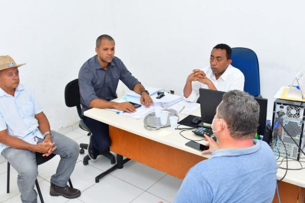 Prefeitura de Floriano intensifica trabalho de recuperação de ruas