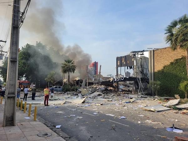 Forte explosão destrói restaurante e outros imóveis na Zona Leste de Teresina