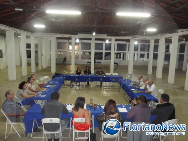 Promotor de Justi&ccedil;a debate sobre seguran&ccedil;a na reuni&atilde;o do Rotary Club.(Imagem:FlorianoNews)