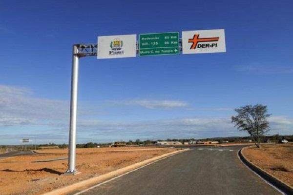 Rodovia que liga as cidades de Curimat&aacute; e Morro Cabe&ccedil;a no Tempo.(Imagem:Divulga&ccedil;&atilde;o)