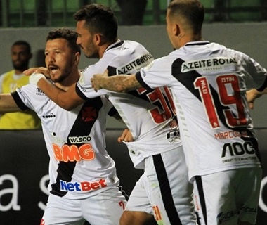 Rossi brilha e conduz virada do Vasco sobre o Atlético-MG