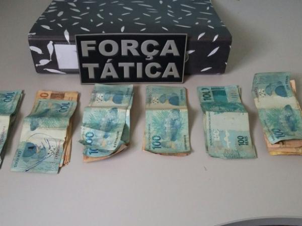 Jovem é presa após agredir e roubar R$ 5 mil de idosa no Sul do Piauí