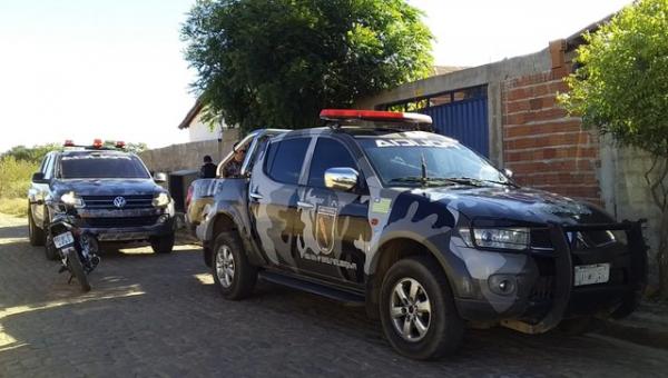 Homem é morto a facadas ao impedir feminicídio em Valença do Piauí