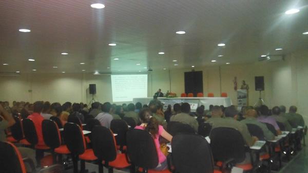 I F&oacute;rum de Seguran&ccedil;a P&uacute;blica da Pol&iacute;cia Militar &eacute; realizado em Floriano.(Imagem:FlorianoNews)