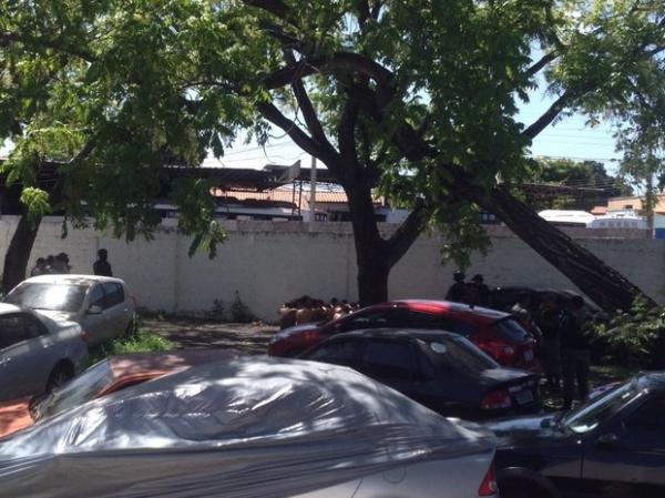 Presos serram cadeados em tentativa de fuga na Central de Flagrantes
