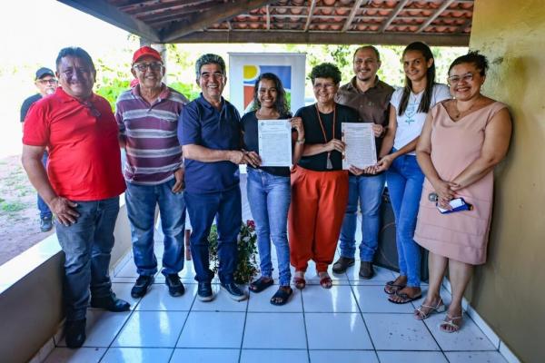 SAF entrega registros de 242 hectares de terra para agricultores familiares do Vale do Guaribas
