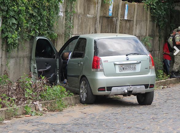 Dois suspeitos de assalto são mortos em confronto com a PM no Dirceu