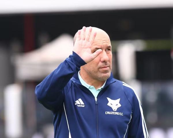 Leonardo Jardim decide deixar o Cruzeiro, e Tite surge como alvo
