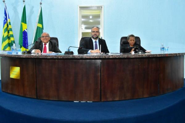 Vereadores de Floriano concluem os trabalhos legislativos da segunda quinzena de março