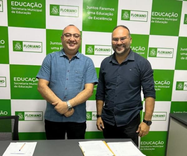 Vereador Joab Curvina discute avanços na educação de Floriano em reunião com Secretário Municipal