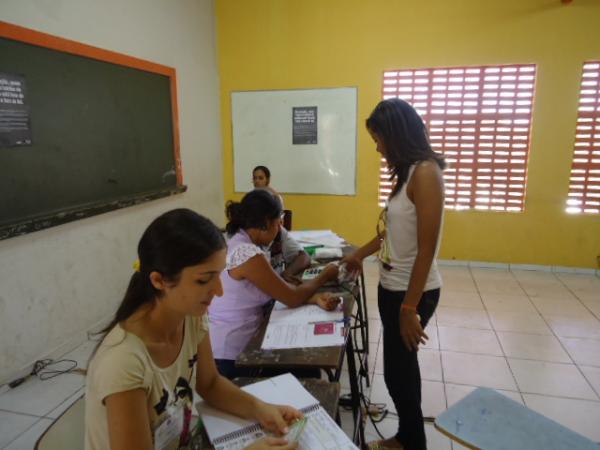 Manh&atilde; de vota&ccedil;&atilde;o tranquila em Floriano.(Imagem:FlorianoNews)