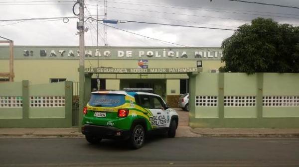 Dupla encapuzada rende vítima e rouba motocicleta em Floriano