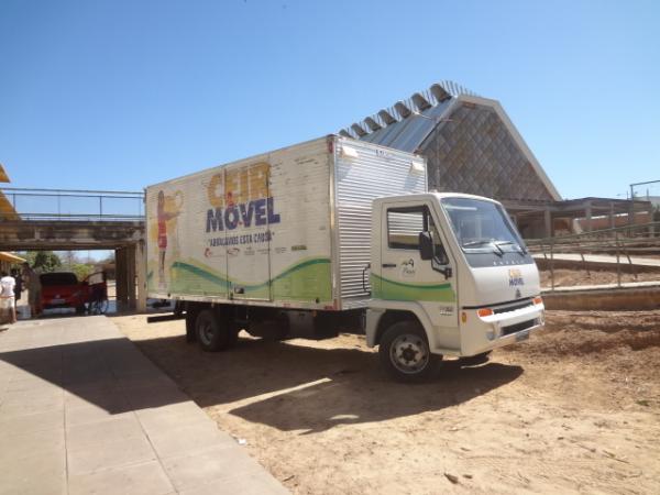 CEIR M&oacute;vel realiza entrega de produtos ortop&eacute;dicos em Floriano.(Imagem:FlorianoNews)