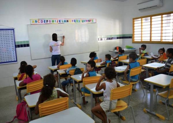 Prefeitura de São Carlos abre concurso para 10 vagas na área da educação; veja os cargos e edital