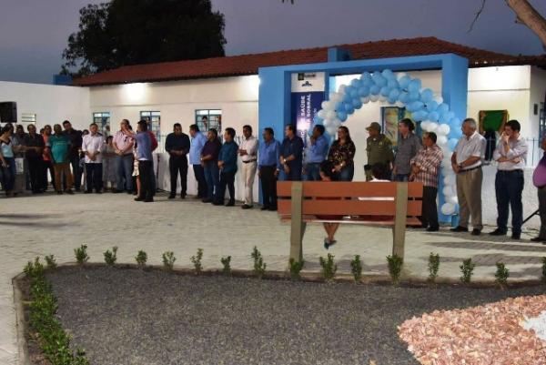 Prefeitura entrega reforma de UBS e revitalização de praça do bairro Caixa Dágua