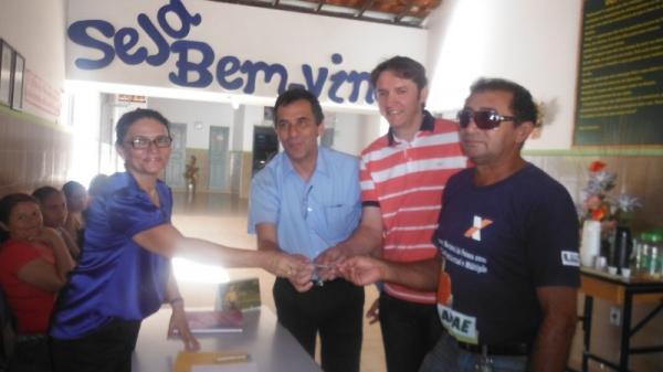 Prefeito fez repasse financeiro a entidade filantr&oacute;pica de Floriano.(Imagem:FlorianoNews)