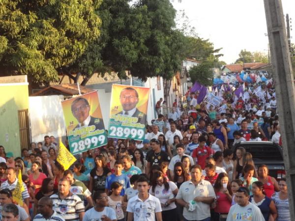  Coliga&ccedil;&atilde;o: Floriano Seguindo em Frente (Almir Reis e K&aacute;ritha Freire)(Imagem:FlorianoNews)