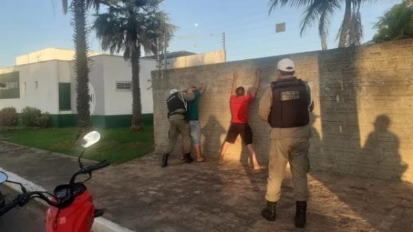 Polícia apreende drogas e recupera veículo durante festejos em Campo Maior