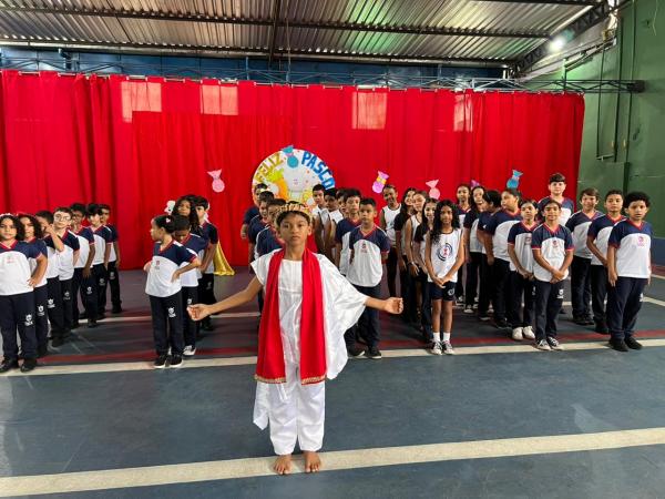 Escola Pequeno realiza emocionante coral em celebração à Páscoa em Floriano