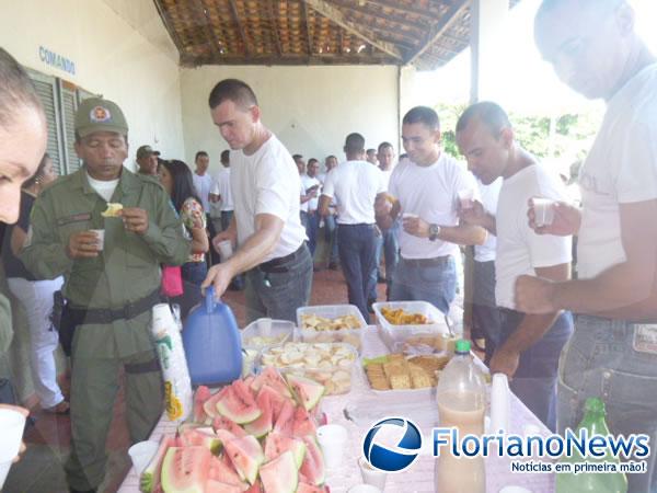 Caf&eacute; da manh&atilde; marca a comemora&ccedil;&atilde;o do Dia da Mulher no 3&ordm; BPM.(Imagem:FlorianoNews)