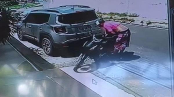Homem arromba báu de biz em Floriano e leva uma carteira com documentos e cerca de 2 mil reais