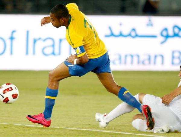 Em dia de estreias, Seleção Brasileira derrota o Irã com gols de 'veteranos'