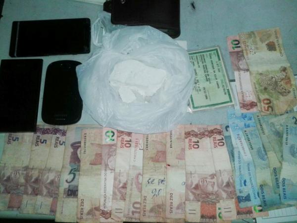 PM flagra cocaína em táxi e prende trio na Zona Norte de Teresina.(Imagem:Cidadeverde.com)