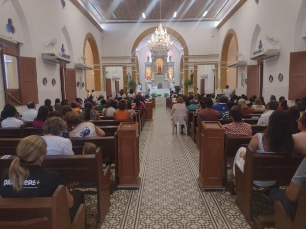 Missa em A&ccedil;&atilde;o de Gra&ccedil;as celebra os 54 anos de vida de Dom J&uacute;lio C&eacute;sar e os 17 anos da Diocese de Floriano.(Imagem:FlorianoNews)