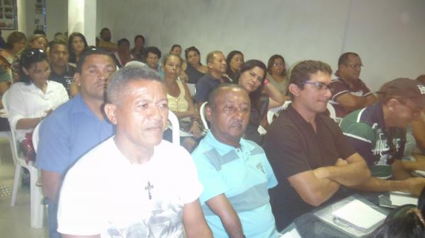 Sindicato dos trabalhadores em educação básica realiza seminário de formação.(Imagem:FlorianoNews)
