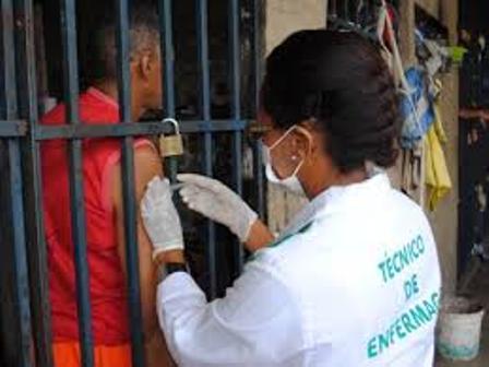 Sejus vacina detentos e servidores contra vírus H1n1