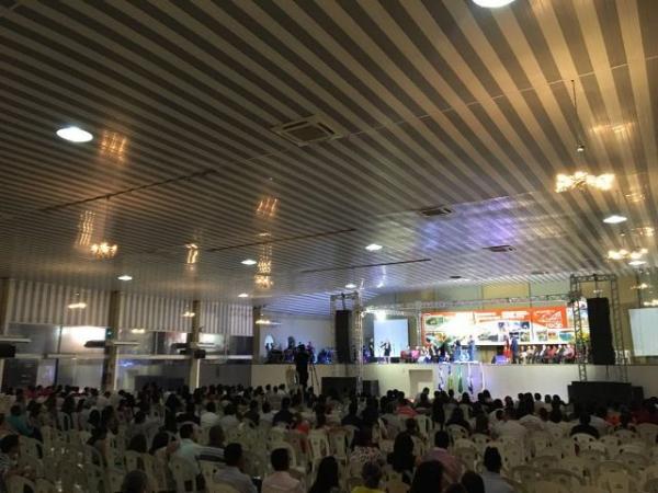 Deputado Gustavo Neiva participa da abertura do 5&deg; Congresso de Miss&otilde;es. (Imagem:Assessoria SFBrasil)