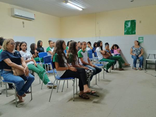 Rotary Clube de Floriano realiza palestra sobre