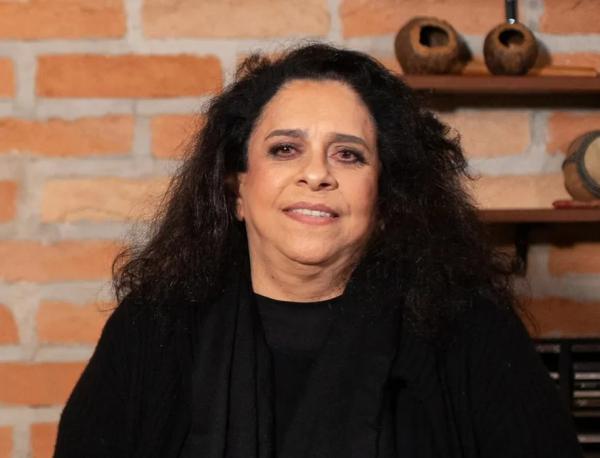 Canção de Marcos Valle e Joyce Moreno acarinha o Brasil ainda atordoado com a morte de Gal Costa