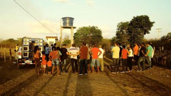 Comunidade Lameiro &eacute; contemplada com sistema de abastecimento de &aacute;gua.(Imagem:FlorianoNews)