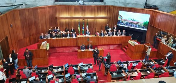 Assembleia Legislativa do Piauí abre 2020 com homenagem póstuma ao deputado Fernando Monteiro
