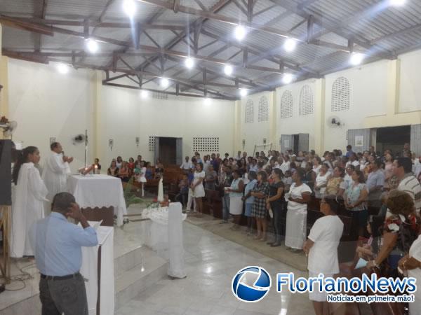 Prociss&atilde;o encerrou os festejos de Nossa Senhora de F&aacute;tima em Floriano.(Imagem:FlorianoNews)