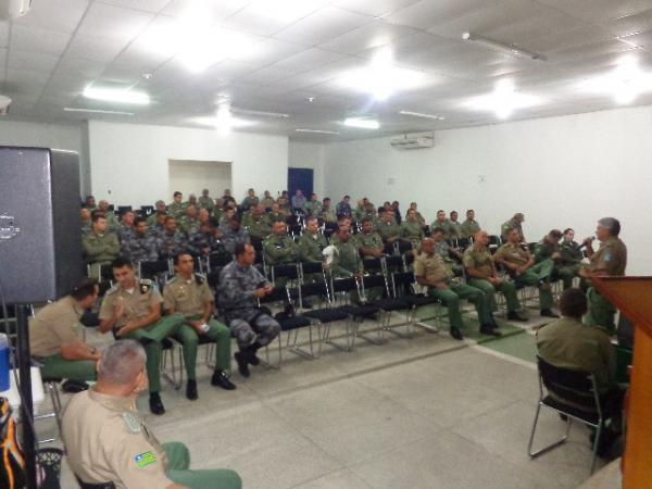 Militares participam de palestra sobre Atendimento &agrave; Ocorr&ecirc;ncia de Polui&ccedil;&atilde;o Sonora.(Imagem:FlorianoNews)