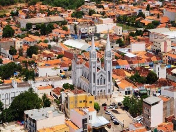 Homem morre dentro de motel em Picos