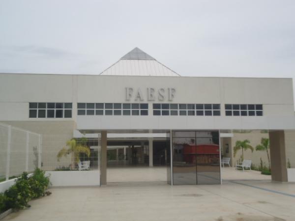FAESF homenageia Floriano pelos 121 anos