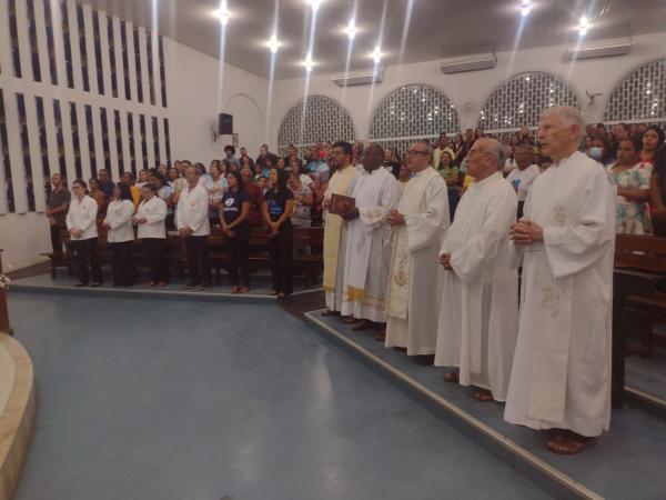 Par&oacute;quia Nossa Senhora das Gra&ccedil;as celebra 20 anos de Ordena&ccedil;&atilde;o Sacerdotal do Frei Erivelton.(Imagem:FlorianoNews)