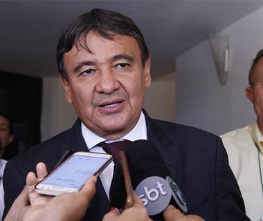 Governador se reúne com PTB, PSD e PR para definir governo