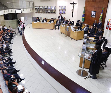TRE-PI decide se mantém cassação do prefeito de São Miguel da Baixa Grande